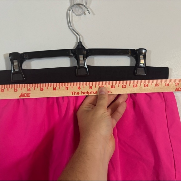 The North Face Women’s Large Pink Athletic Shorts | Elastic Waistband - Picture 6 of 6